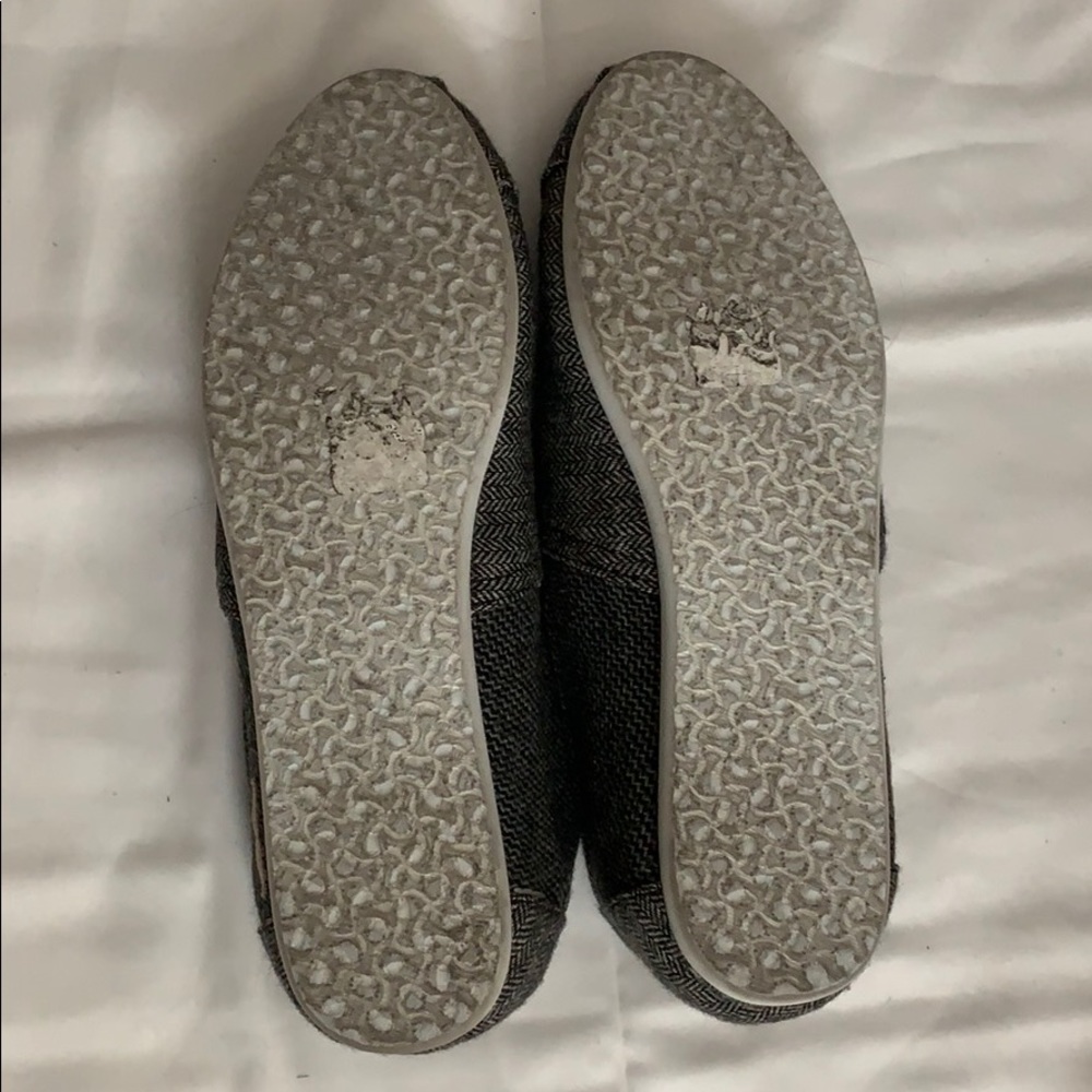 TOMS - Picture 3 of 3